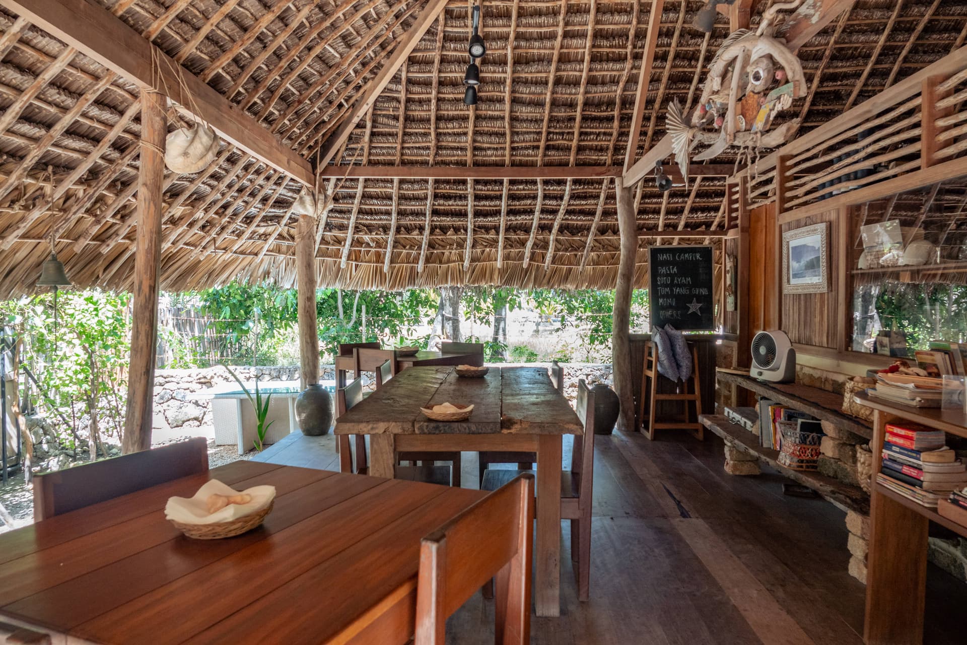 Garden restaurant at Bo'a Gardens Rote, image 10