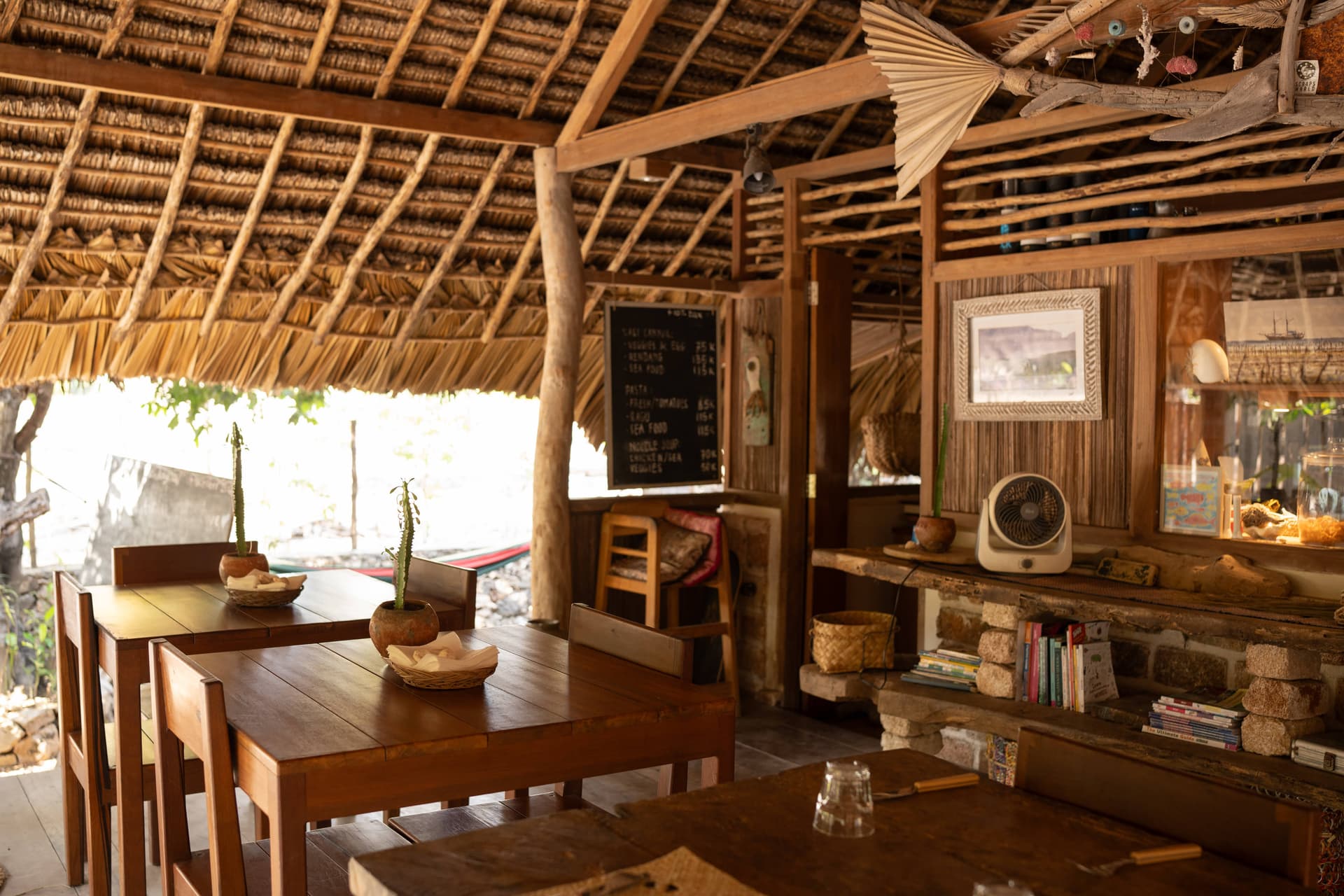 Garden restaurant at Bo'a Gardens Rote, image 4